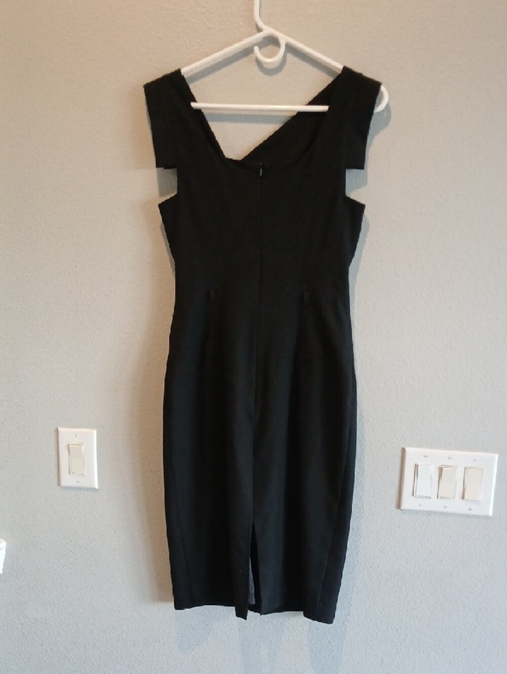 Black Halo Little Black Cowl Neck Midi Dress Size 6 Classic Jackie O Sheath - Picture 5 of 7